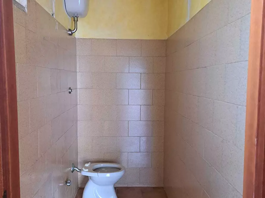 Immagine 9 di Locale commerciale in affitto  in via San Francesco d' Assisi 3 a Lanciano