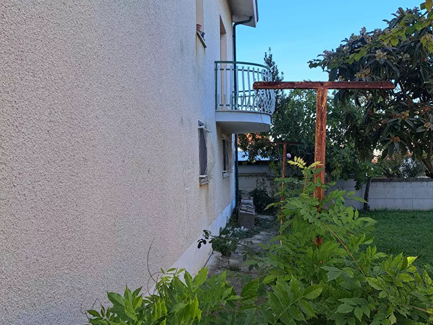Immagine 36 di Villa in vendita  in Contrada Marcianese 11 a Lanciano