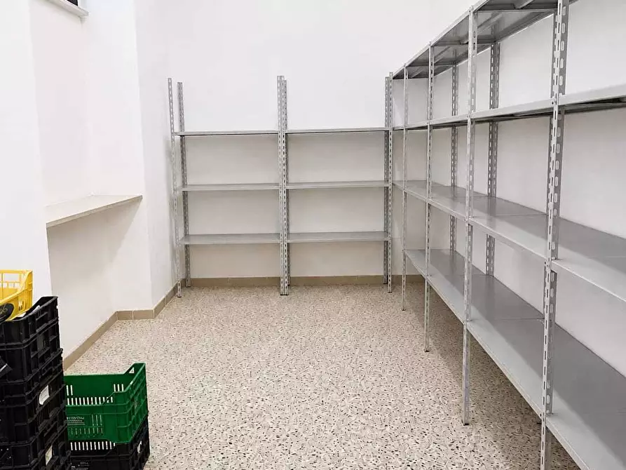 Immagine 8 di Locale commerciale in affitto  in Via Martiri VI Ott. 26 a Lanciano