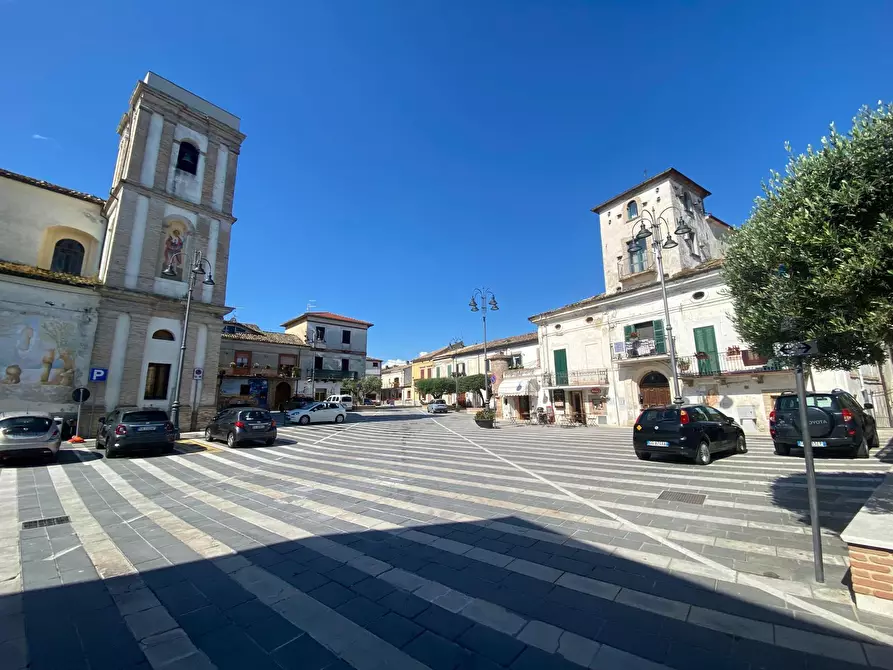 Immagine 5 di Locale commerciale in vendita  in piazza san giorgio 4 a Treglio