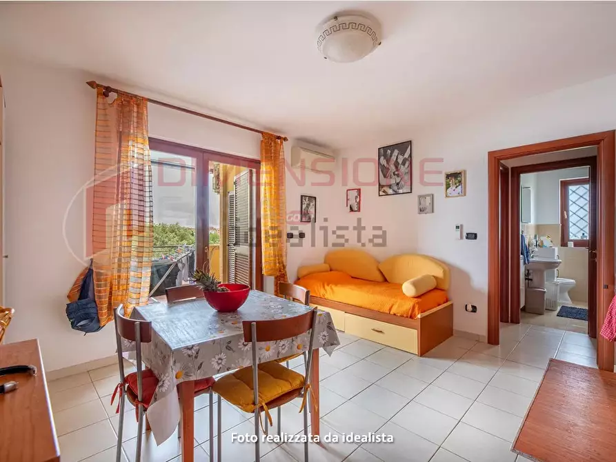 Immagine 1 di Bilocale in vendita  in Via Roccaspinalveti a Roma