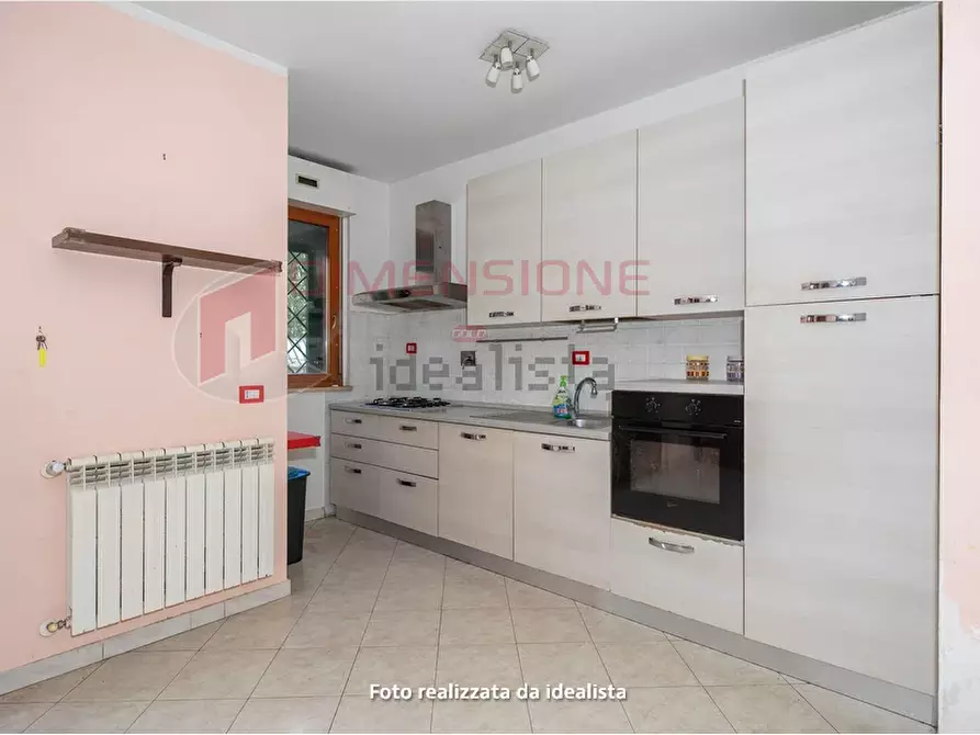 Immagine 8 di Trilocale in vendita  in VIA DEL FOSSO DELL'OSA a Roma