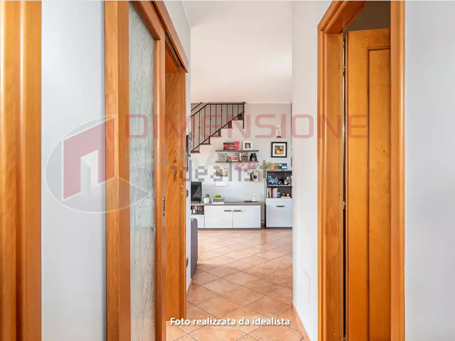 Immagine 15 di Quadrilocale in vendita  in Via delle due torri a Roma