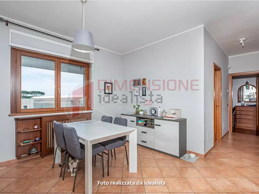 Immagine 4 di Quadrilocale in vendita  in Via delle due torri a Roma