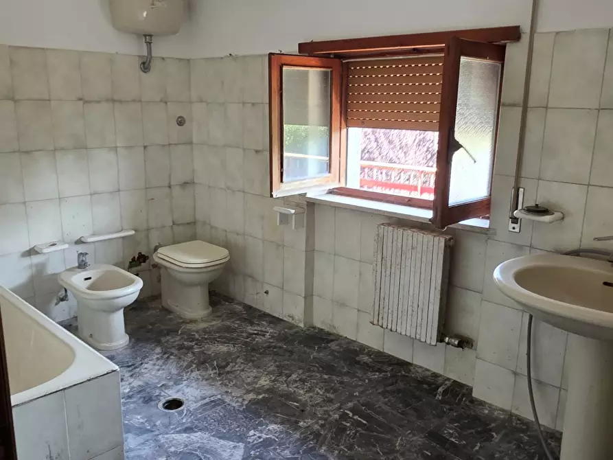 Immagine 48 di Palazzo in vendita  in Via Giovanni Pascoli 18 a Morlupo