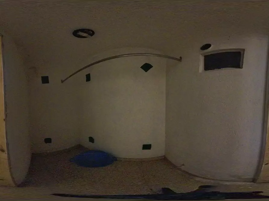 Immagine 36 di Locale commerciale in vendita  in Largo G. Roncacci 9 a Morlupo