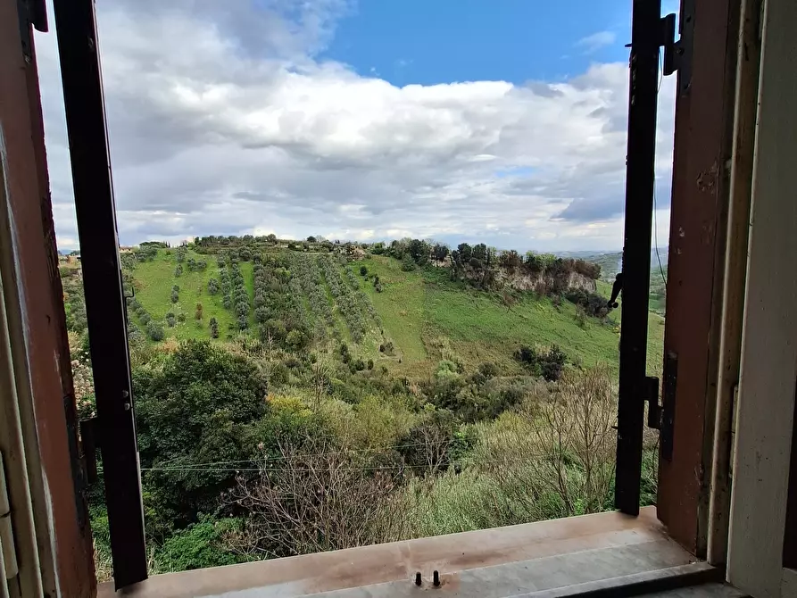 Immagine 6 di Locale commerciale in vendita  in Corso Umberto I 75 a Morlupo