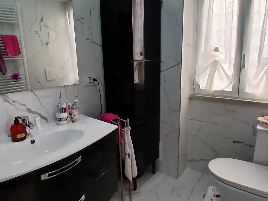 Immagine 5 di Quadrilocale in vendita  in Via di Selva Nera 330b a Roma