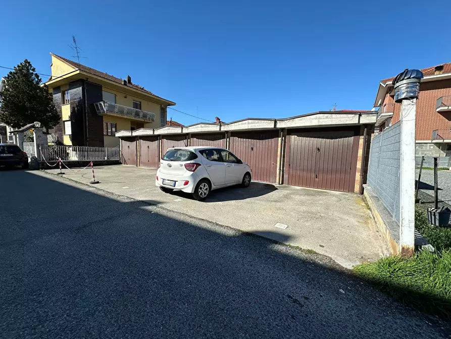 Immagine 1 di Garage in vendita  in Via Giacomo Leopardi 10 a Ciriè