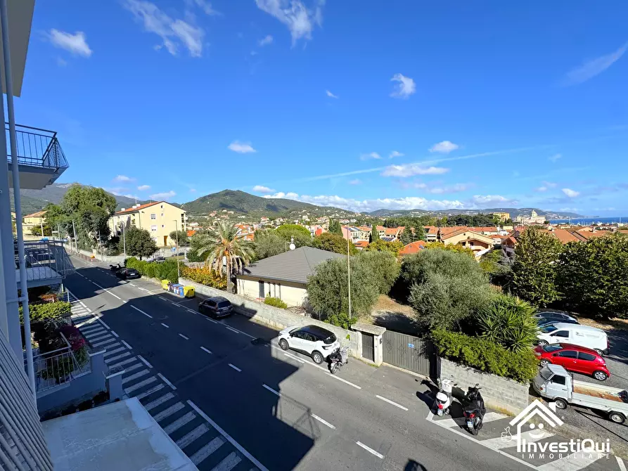 Immagine 20 di Trilocale in vendita  in Via Enrico Toti 1 a Loano