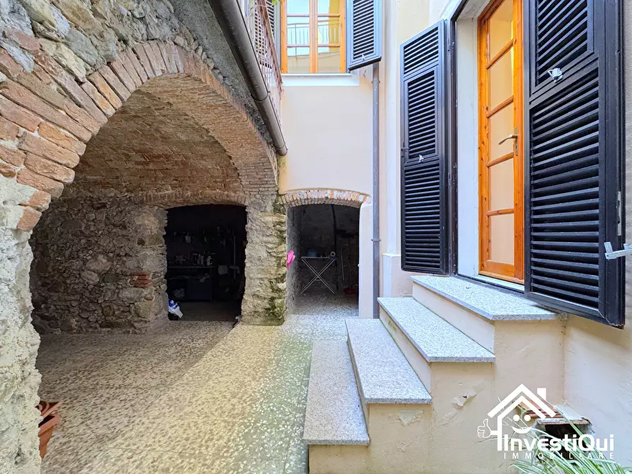 Immagine 39 di Pentalocale in vendita  in Piazza Umberto 1 a Tovo San Giacomo