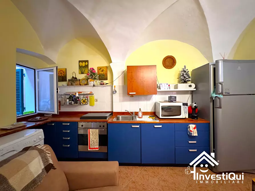 Immagine 11 di Bilocale in vendita  in Via Giobatta Chiappe 34 a Pietra Ligure