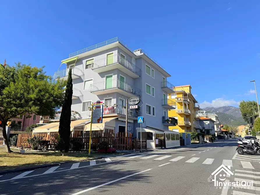 Immagine 2 di Trilocale in vendita  in Via Enrico Toti 1 a Loano