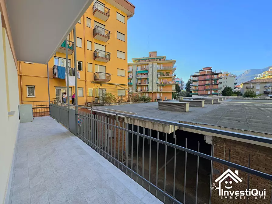 Immagine 2 di Trilocale in vendita  in Via Montevideo 3 a Borghetto Santo Spirito