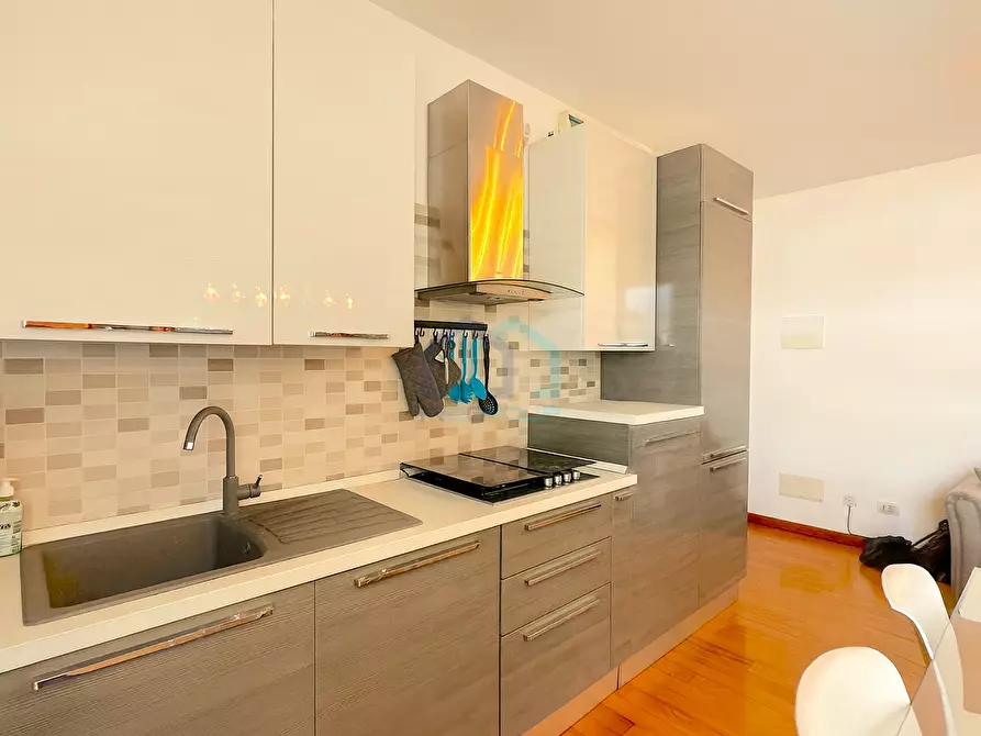 Immagine 4 di Trilocale in vendita  in Via Privata Vistamare 8 a Savona