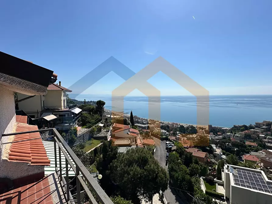 Immagine 31 di Villa in vendita  in Via Poggio dell'Orizzonte 65 a Albissola Marina