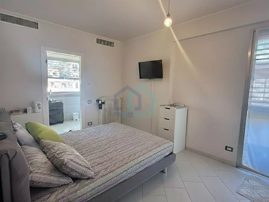 Immagine 7 di Pentalocale in vendita  in Via XXV Aprile 13 a Recco