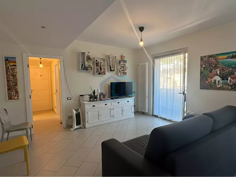 Immagine 4 di Pentalocale in vendita  in Via XXV Aprile 13 a Recco