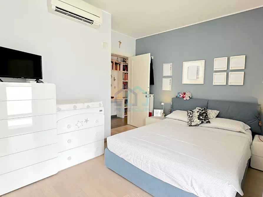 Immagine 9 di Quadrilocale in vendita  in Via Privata Vistamare 6 a Savona