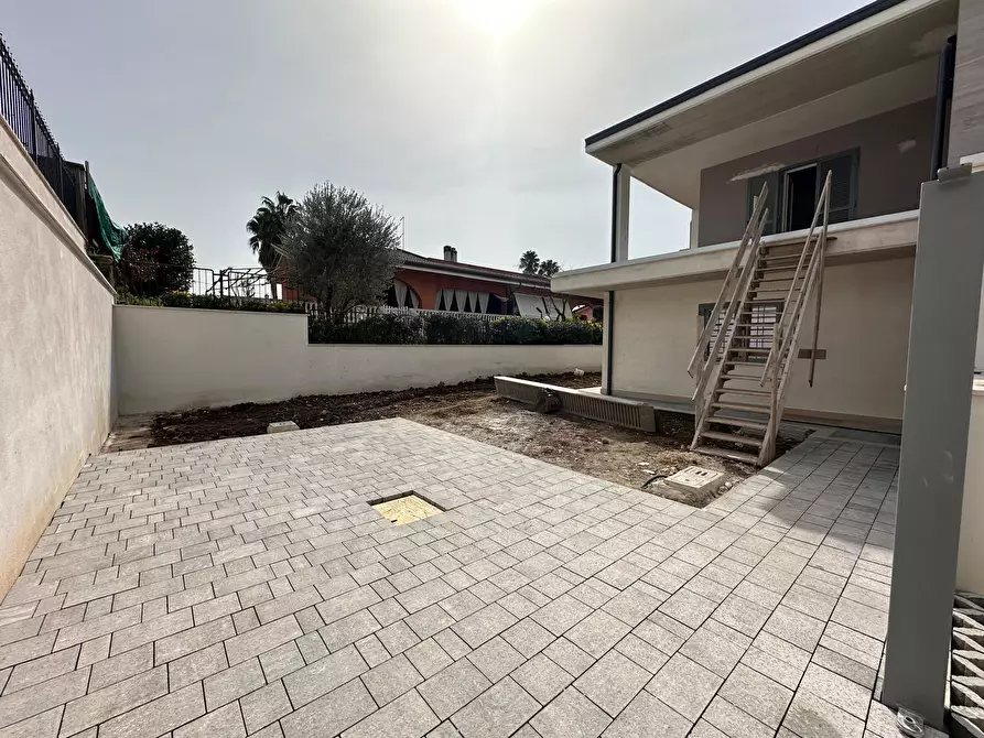 Immagine 28 di Villa in vendita  in Viale Valle dell'Aniene 22 a Guidonia Montecelio