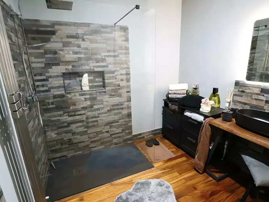 Immagine 19 di Villa in vendita  in Via di Marco Simone 80 a Guidonia Montecelio