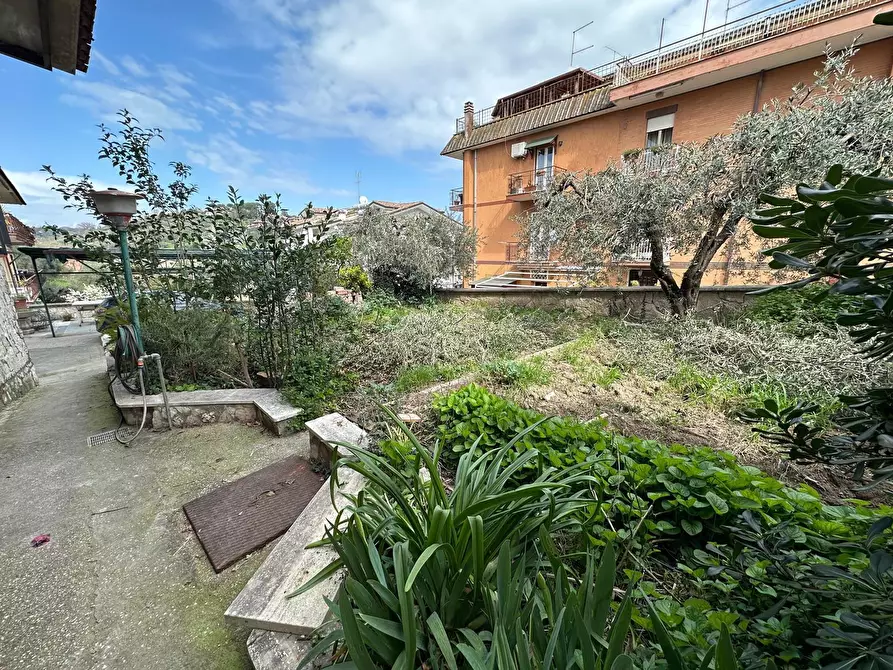 Immagine 31 di Pentalocale in vendita  in Via Marche 83 a Fonte Nuova