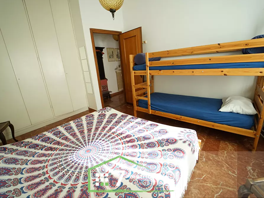 Immagine 41 di Trilocale in vendita  in Corso Cristoforo Colombo 11 a Chiavari