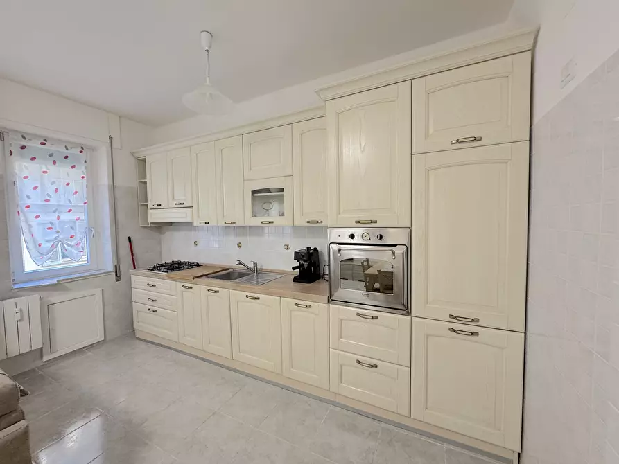 Immagine 4 di Trilocale in affitto  a Chiavari