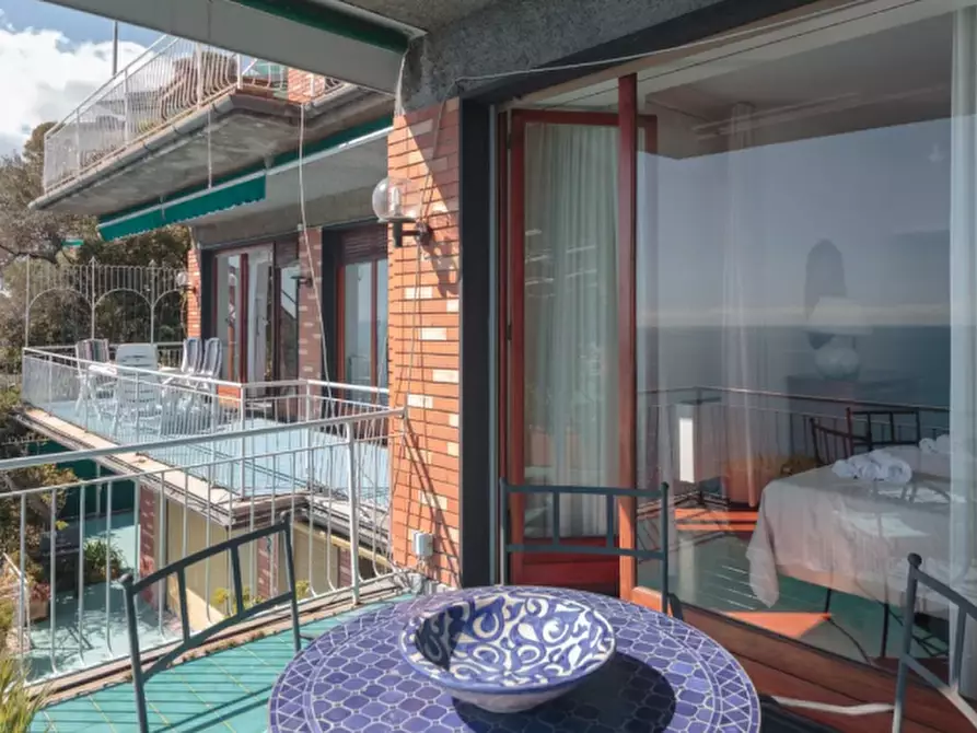 Immagine 29 di Quadrilocale in affitto  a Chiavari