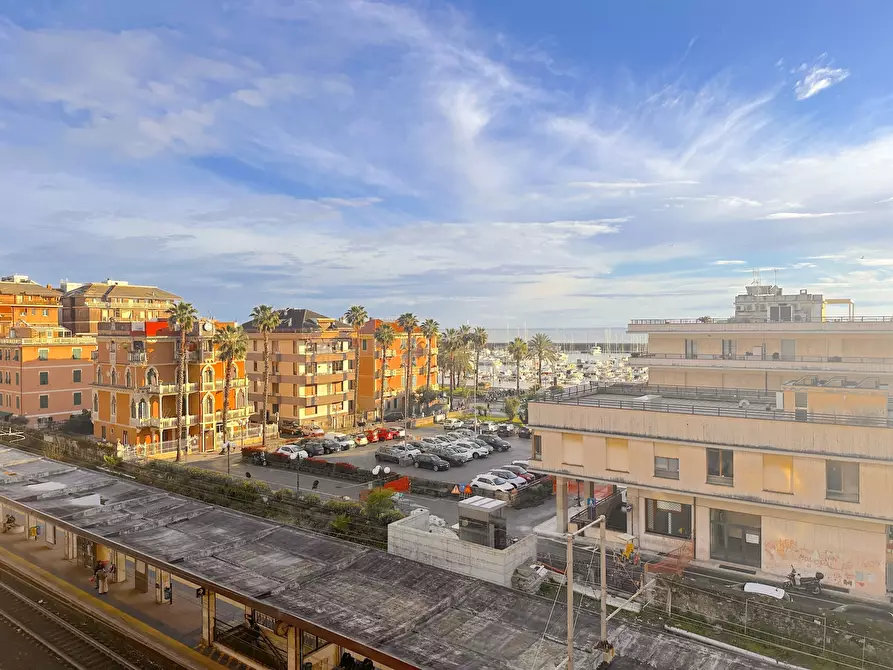 Immagine 23 di Trilocale in affitto  in Piazza Madonna dell'Orto a Chiavari