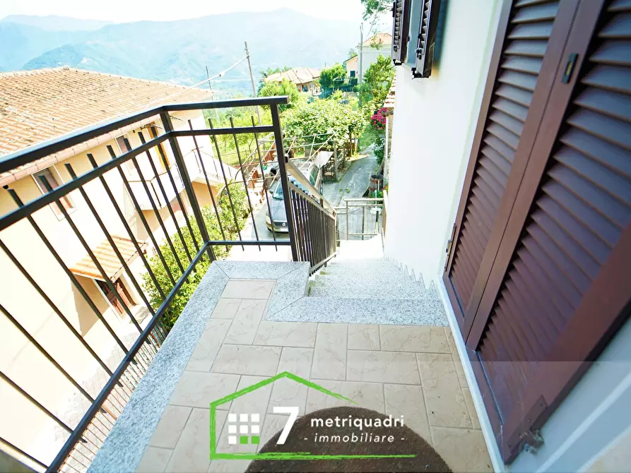 Immagine 19 di Casa bifamiliare in vendita  a Leivi