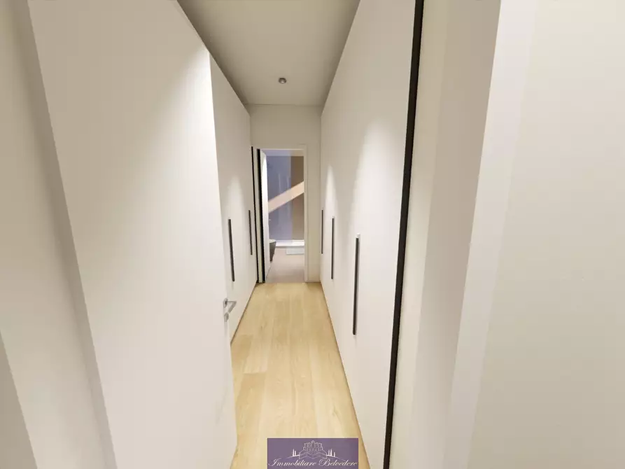 Immagine 13 di Quadrilocale in vendita  in Via Ugo Foscolo a Camaiore