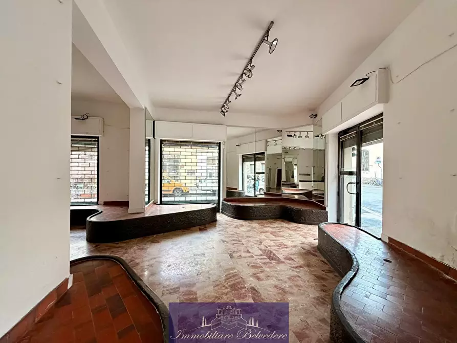 Immagine 1 di Locale commerciale in vendita  in Via Pier Capponi a Firenze