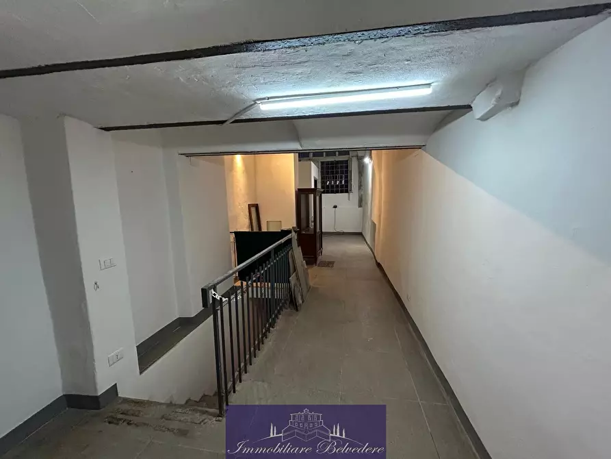 Immagine 1 di Locale commerciale in vendita  in Piazza Santa Croce a Firenze