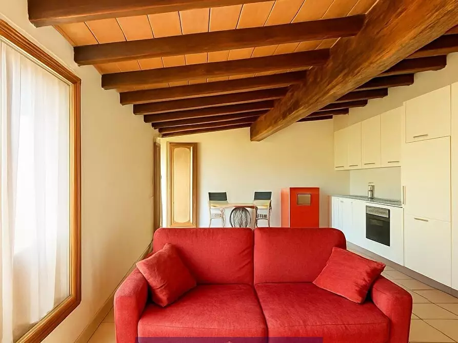 Immagine 11 di Bilocale in vendita  in Via Montebello a Firenze