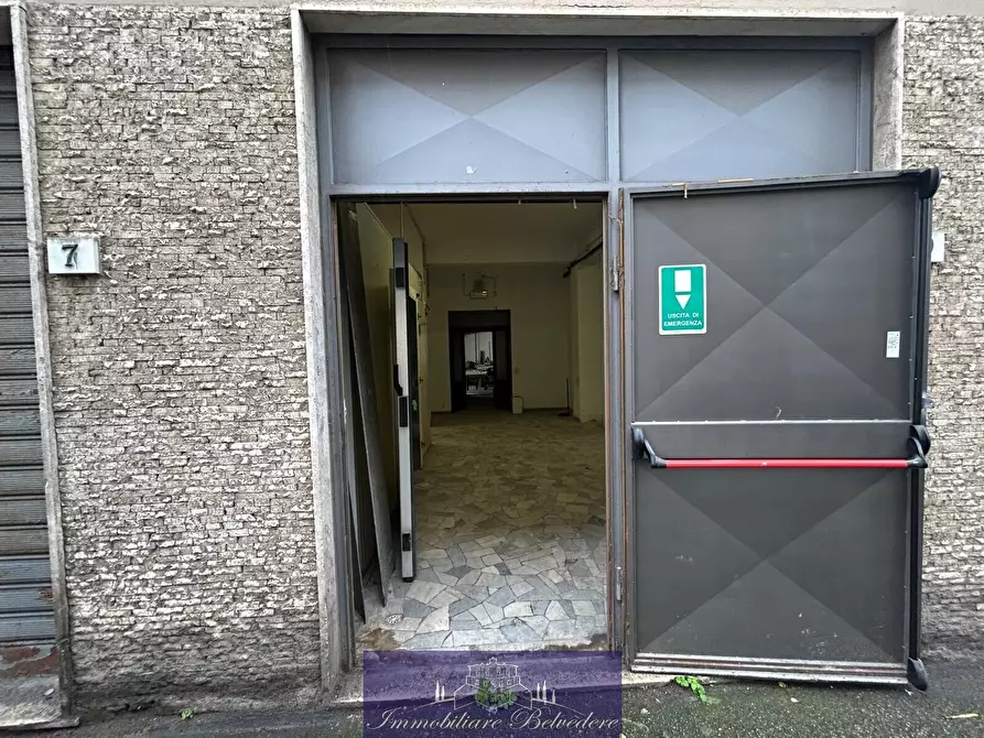 Immagine 10 di Capannone industriale in affitto  in Via Valdegola a Firenze