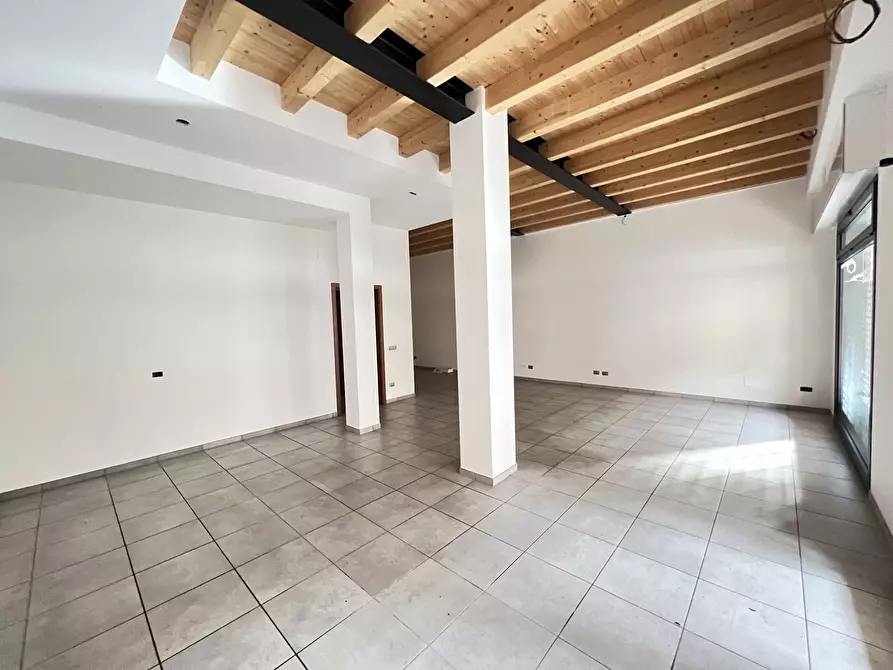 Immagine 19 di Locale commerciale in affitto  in Via Giacomo Matteotti 146 a Crevalcore