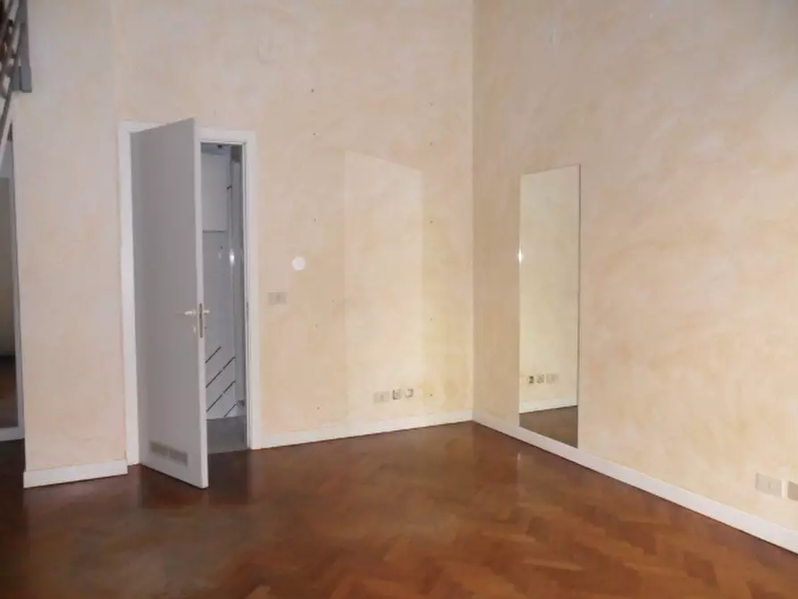 Immagine 6 di Locale commerciale in affitto  a San Benedetto Del Tronto