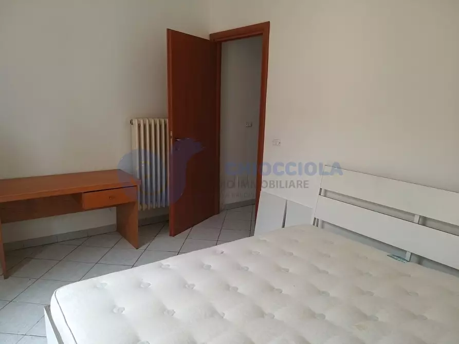 Immagine 10 di Bilocale in affitto  in Via Nosadella a Bologna