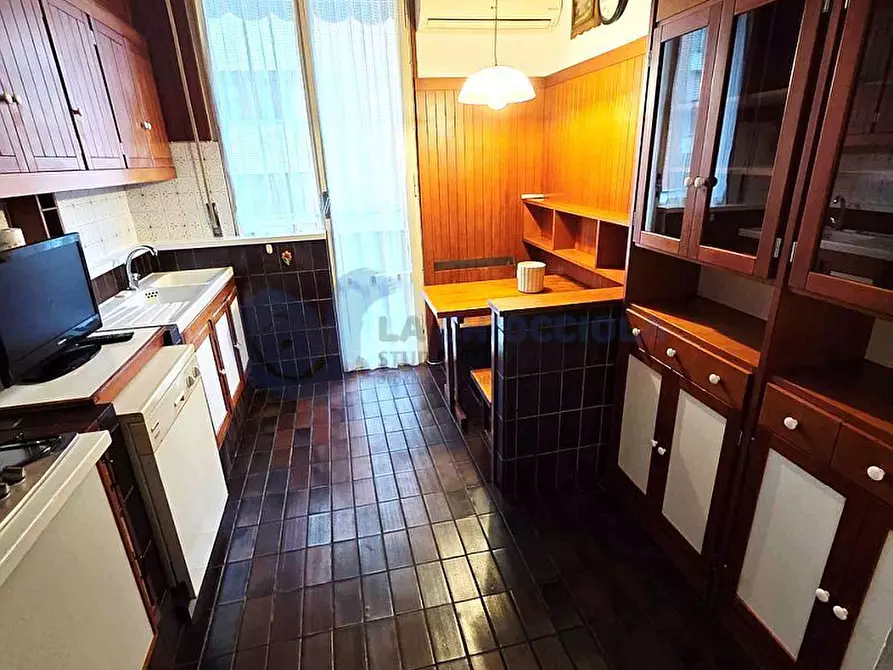 Immagine 10 di Quadrilocale in affitto  a Bologna