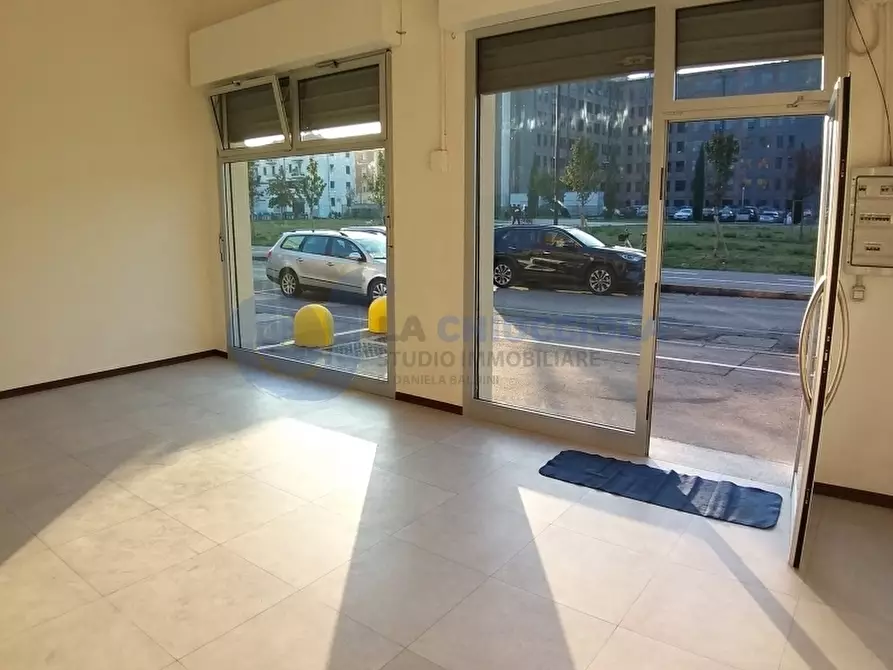 Immagine 10 di Locale commerciale in affitto  a Bologna