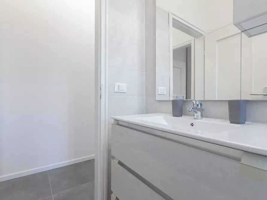 Immagine 14 di Bilocale in affitto  a Bologna