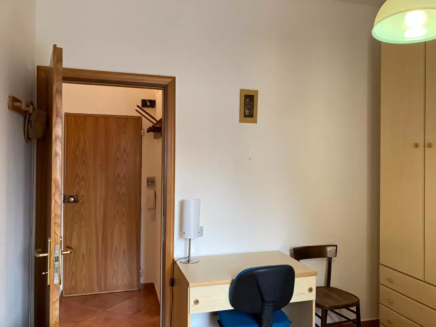 Immagine 33 di Trilocale in affitto  a Bologna