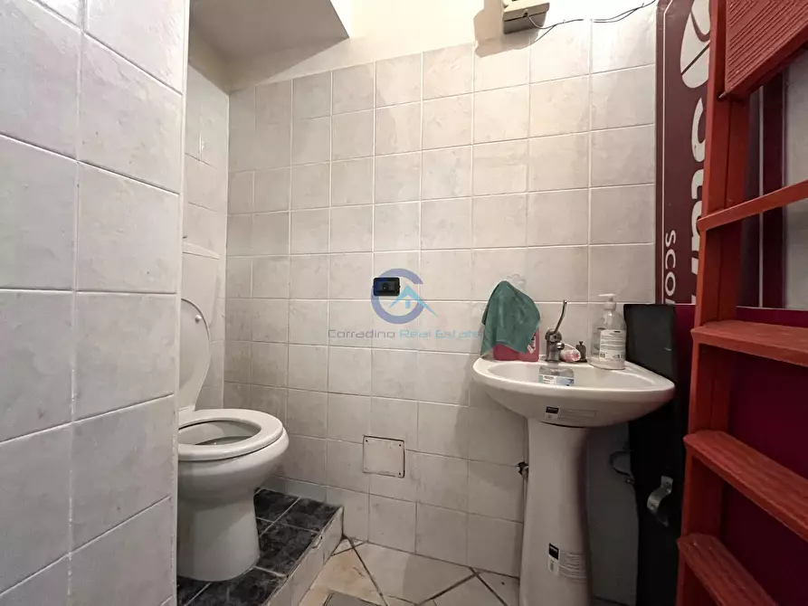 Immagine 5 di Locale commerciale in vendita  in Via Vibo Valentia 11 a Catanzaro