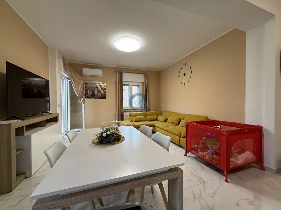 Immagine 3 di Trilocale in vendita  in via della resistenza a Catanzaro