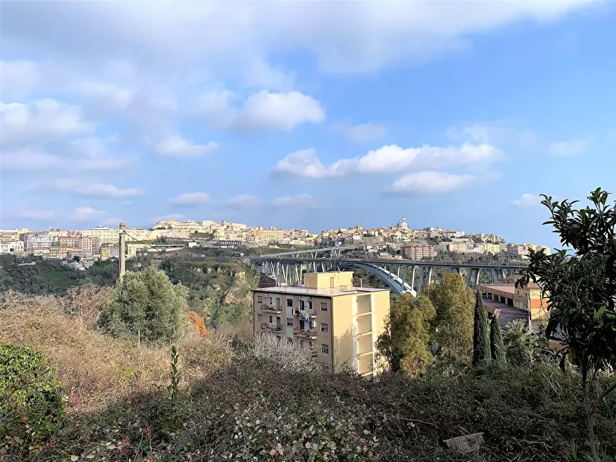 Immagine 1 di Terreno edificabile in vendita  a Catanzaro