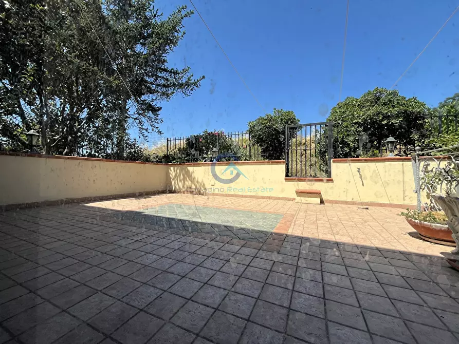 Immagine 6 di Casa bifamiliare in vendita  in Via delle Rose 17 a Soverato