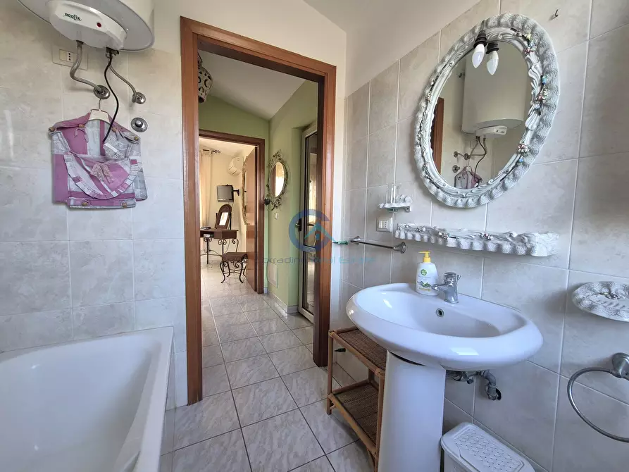 Immagine 22 di Villa in affitto  a Borgia