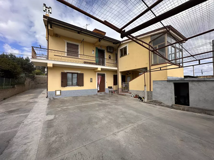 Immagine 1 di Casa bifamiliare in vendita  a Simeri Crichi