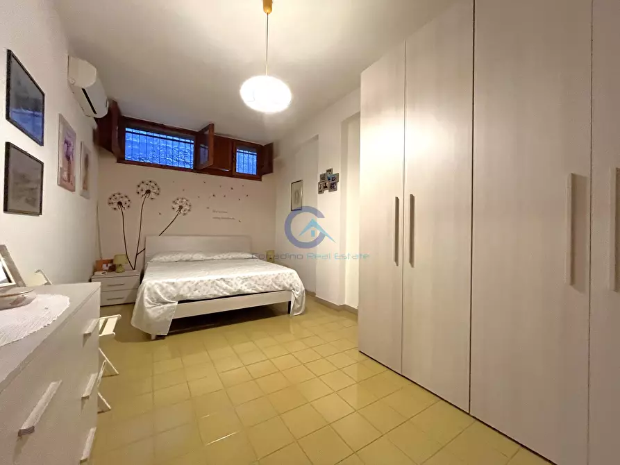 Immagine 12 di Quadrilocale in vendita  a Stalettì